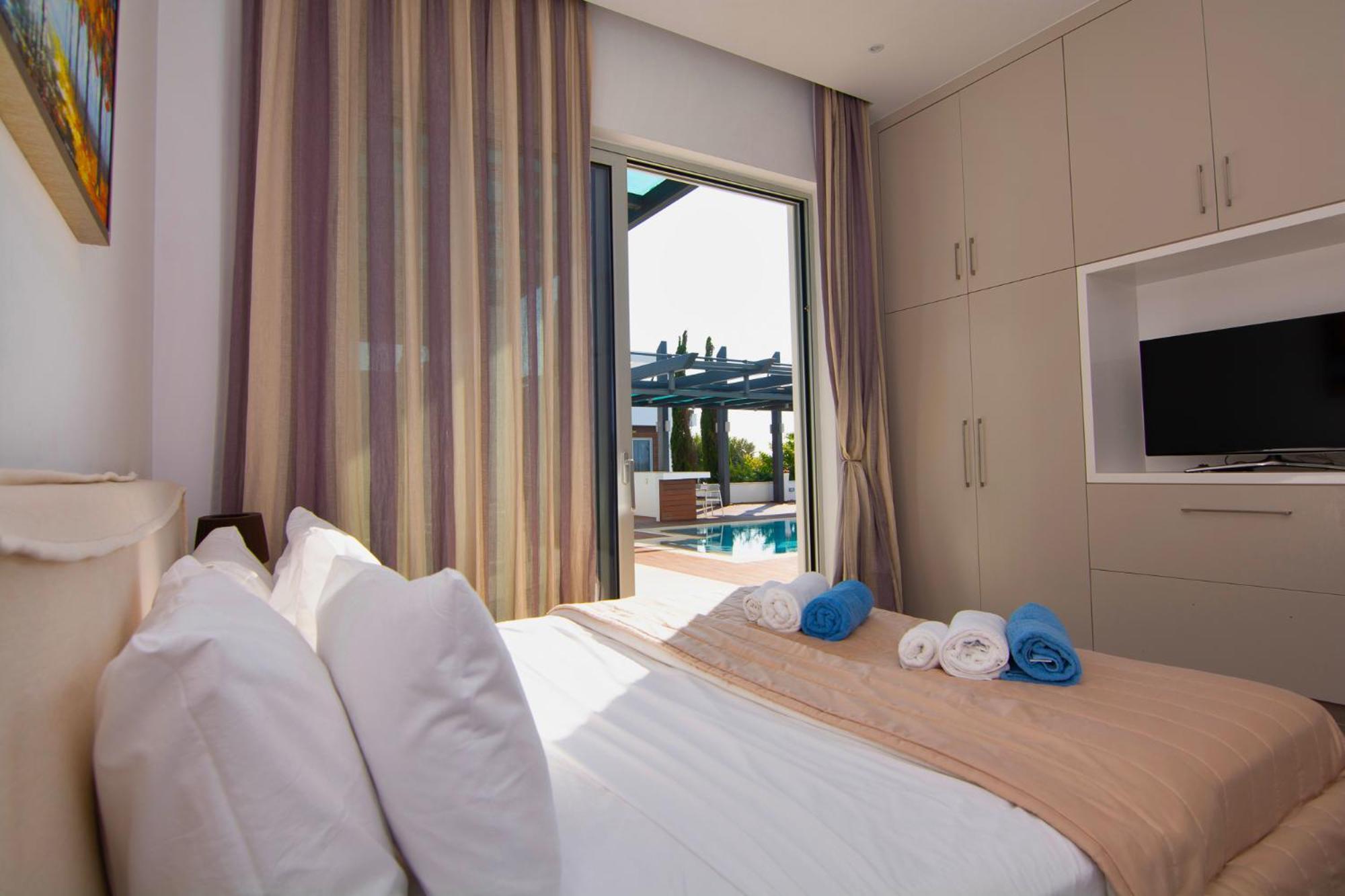 Seafront Layla By Ruidoso Luxury * Ayía Nápa